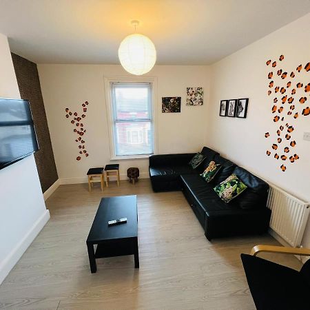 Safari Apartment, Free Parking, 10Min Walk To Blackpool Tower, Sleeps 12 Exteriér fotografie
