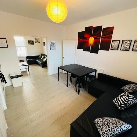 Safari Apartment, Free Parking, 10Min Walk To Blackpool Tower, Sleeps 12 Exteriér fotografie