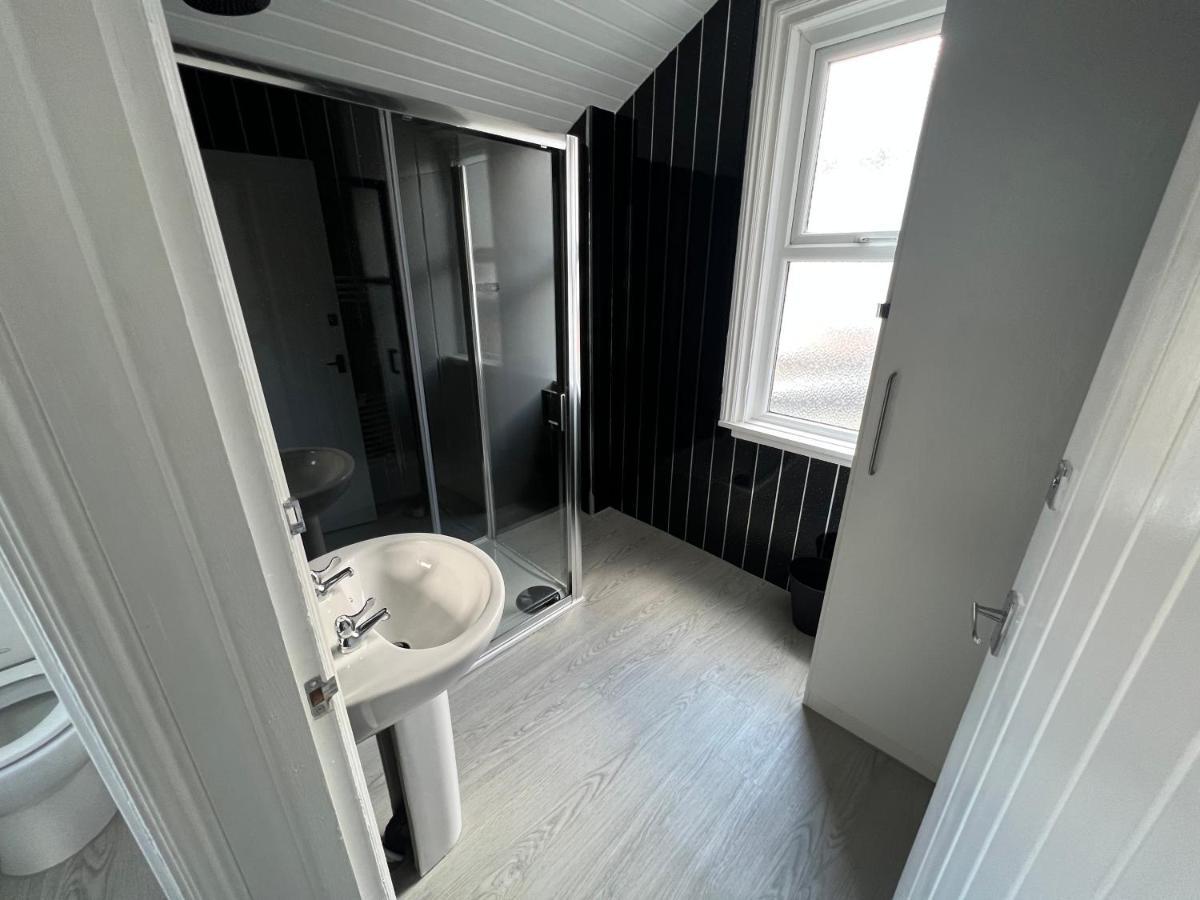 Safari Apartment, Free Parking, 10Min Walk To Blackpool Tower, Sleeps 12 Exteriér fotografie