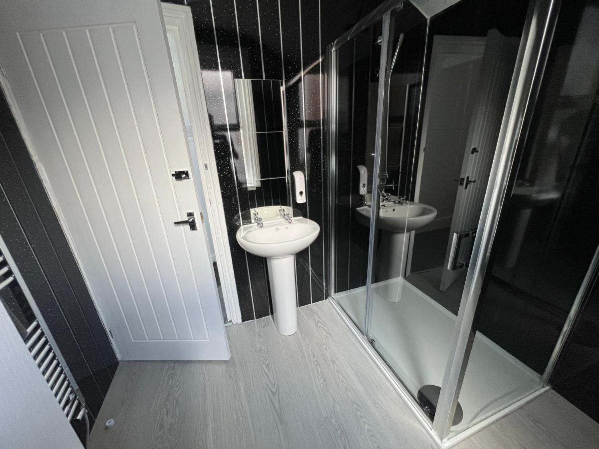 Safari Apartment, Free Parking, 10Min Walk To Blackpool Tower, Sleeps 12 Exteriér fotografie