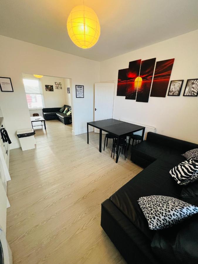 Safari Apartment, Free Parking, 10Min Walk To Blackpool Tower, Sleeps 12 Exteriér fotografie