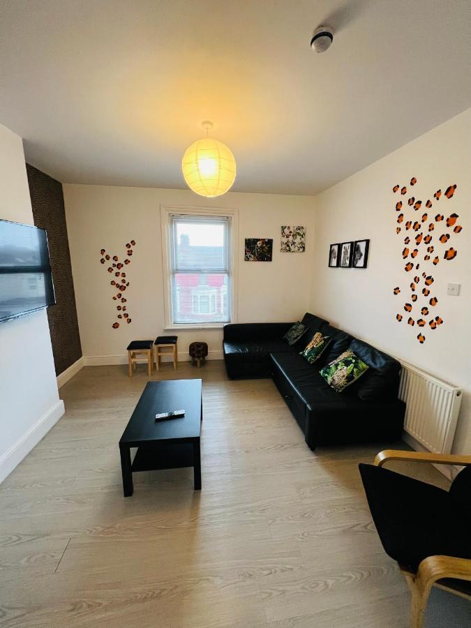 Safari Apartment, Free Parking, 10Min Walk To Blackpool Tower, Sleeps 12 Exteriér fotografie